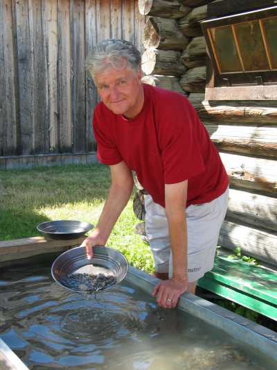 Fort Steele Heritage Town, Goldpanning